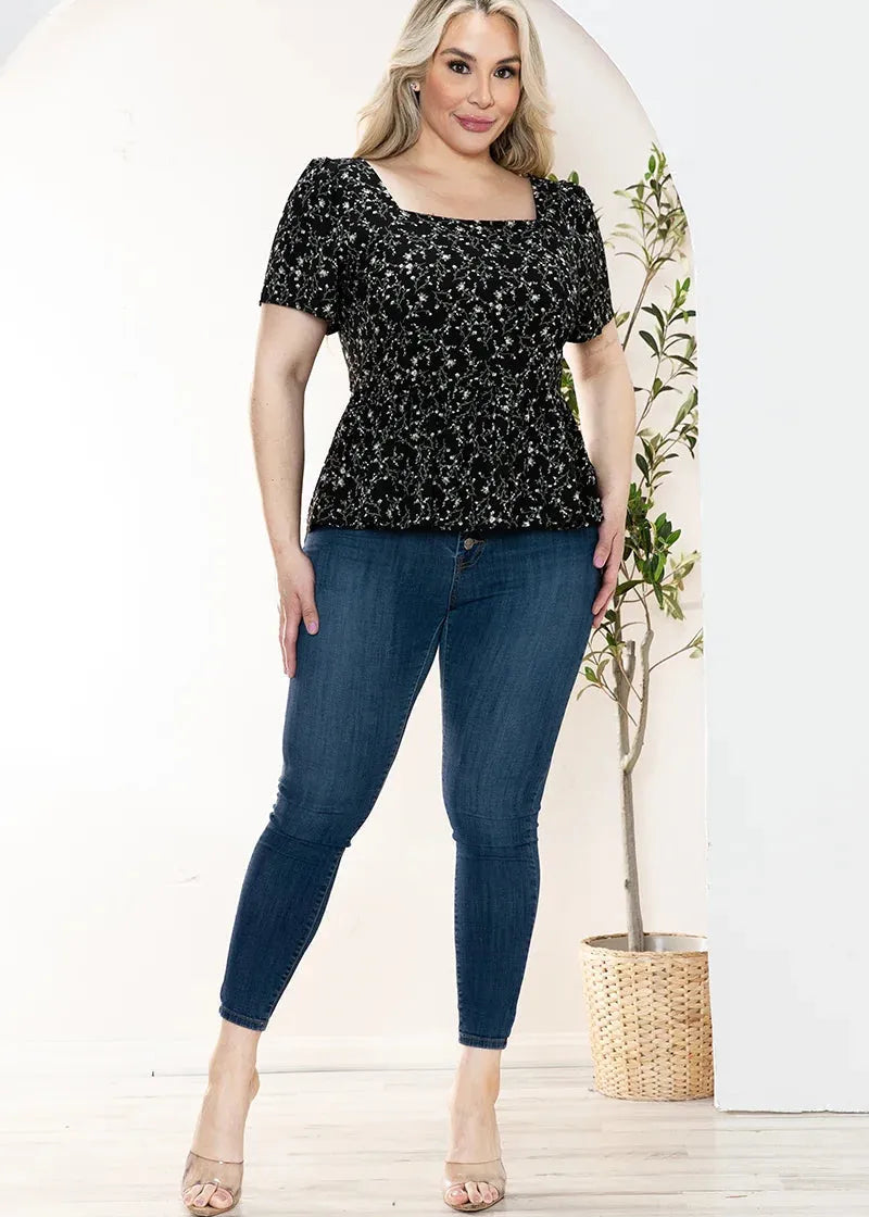 Plus Size Floral Ruffle Hem Short Sleeve Top